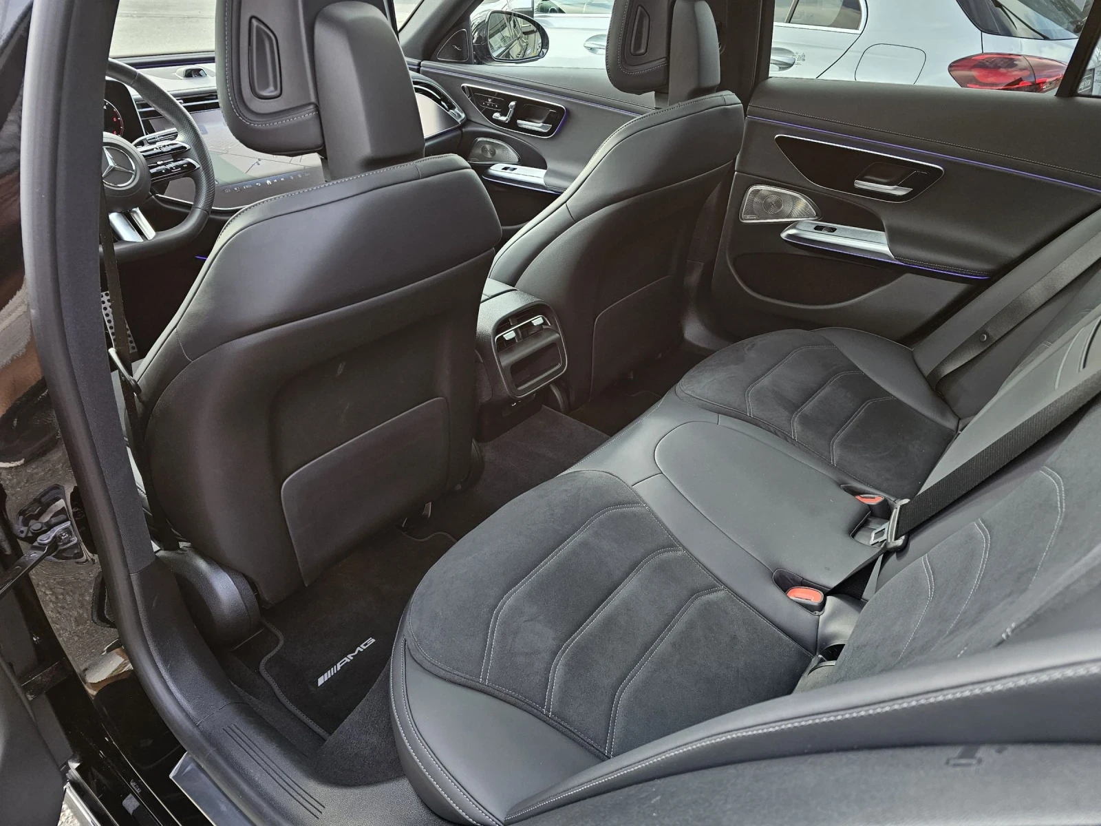 Mercedes-Benz E 220 AMG SUP PANO BURM, снимка 7 - Автомобили и джипове - 55452318