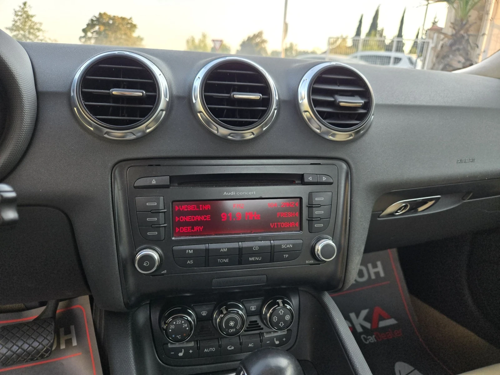 Audi Tt 2.0T-200кс= АВТОМАТ= ПОДГРЕВ= FACELIFT, снимка 3 - Автомобили и джипове - 55805573