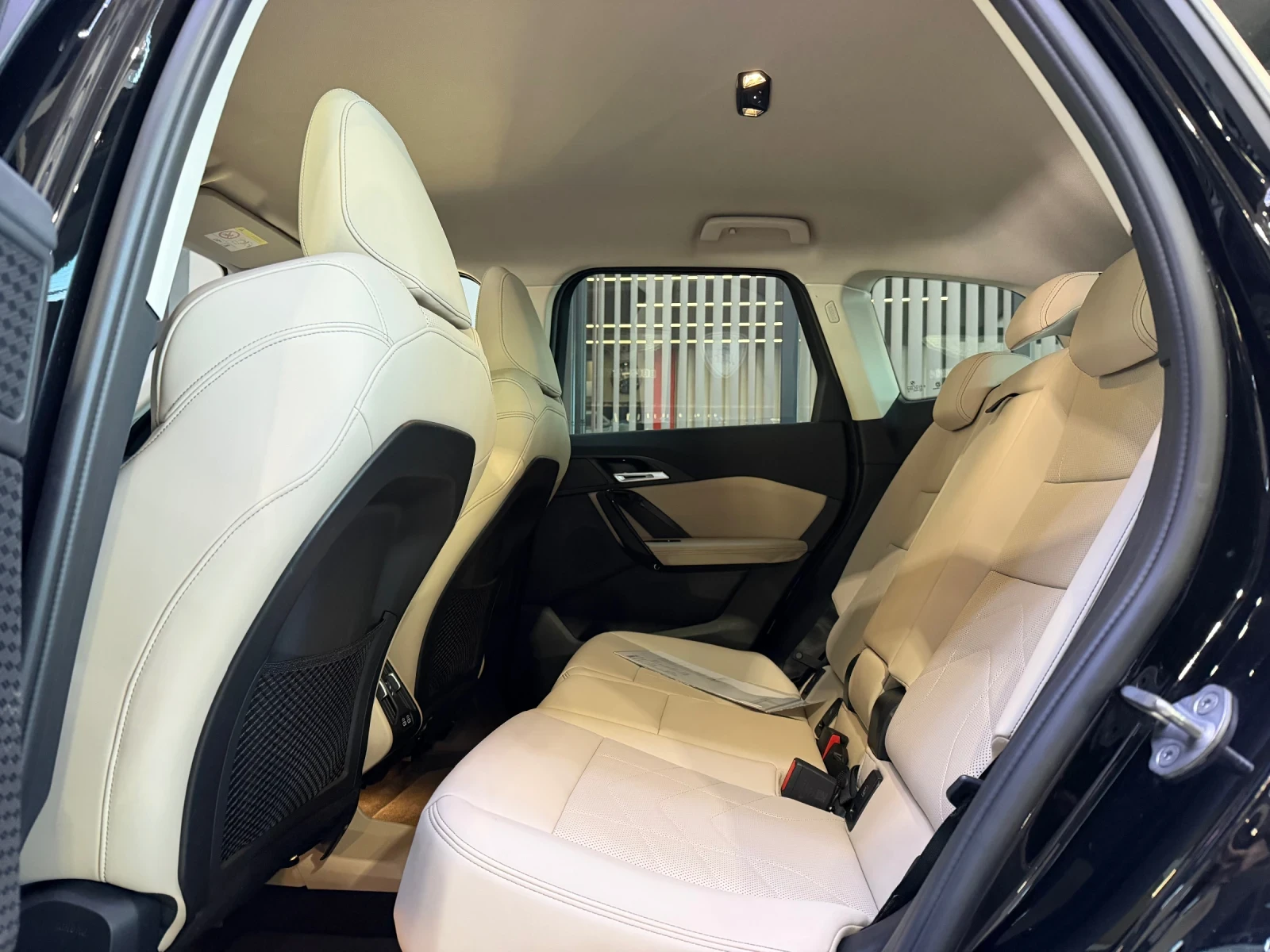 BMW iX1 xDrive 30, снимка 3 - Автомобили и джипове - 56594380