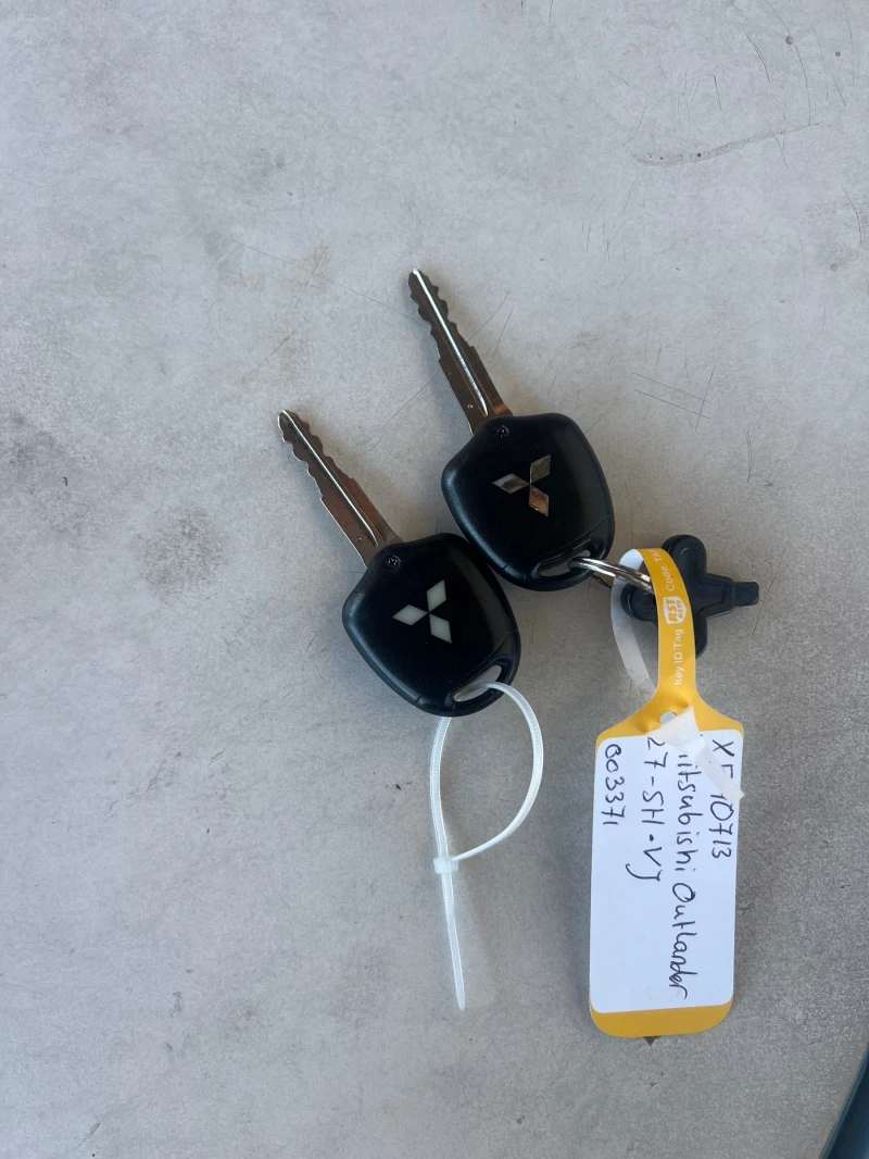 Mitsubishi Outlander 2.0i, снимка 14 - Автомобили и джипове - 50539080