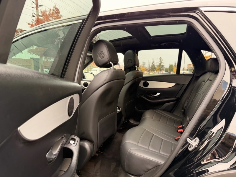 Mercedes-Benz GLC 300 4MATIC* Панорама* Подгрев* Памет, снимка 8 - Автомобили и джипове - 52704029