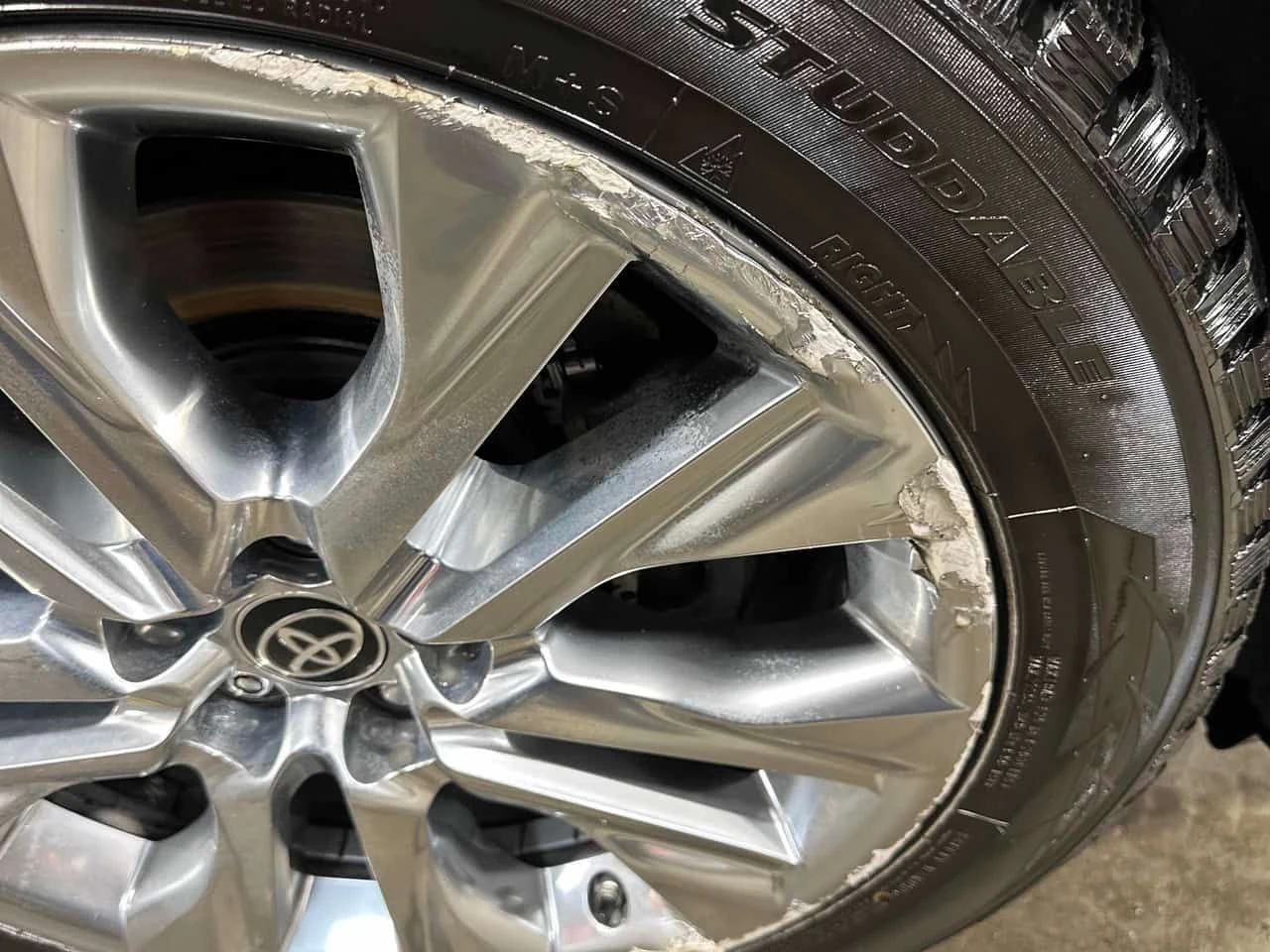 Toyota Highlander Limited/CARFAX/ОБДУХВАНЕ/ПОДГРЕВИ/ШИБИДАХ , снимка 6 - Автомобили и джипове - 53771061