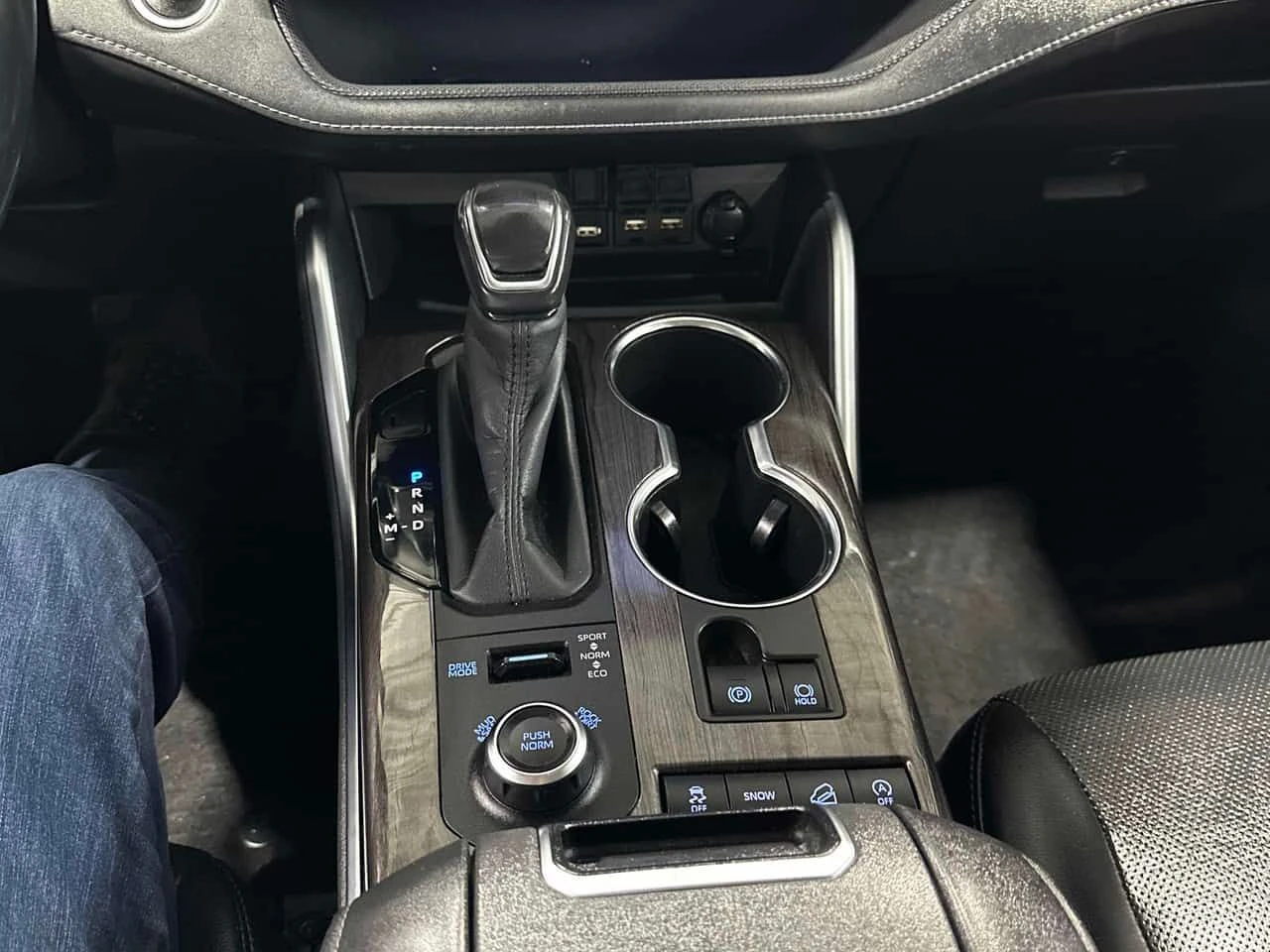 Toyota Highlander Limited/CARFAX/ОБДУХВАНЕ/ПОДГРЕВИ/ШИБИДАХ , снимка 11 - Автомобили и джипове - 53771061