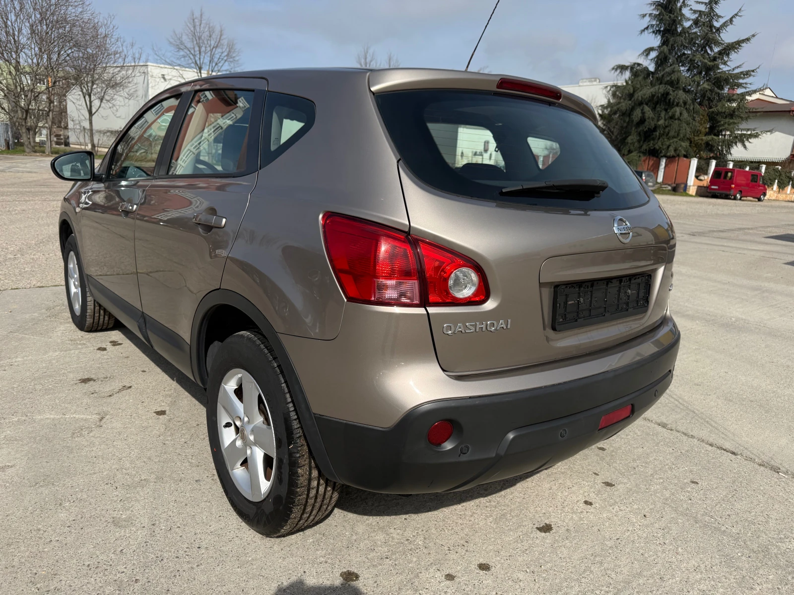 Nissan Qashqai 1.5 DCI, снимка 7 - Автомобили и джипове - 53812057