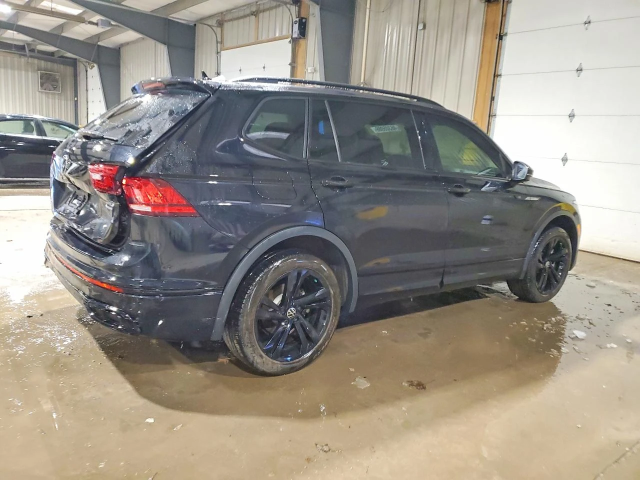 VW Tiguan 2.0l Volkswagen Se R-Line Black, снимка 3 - Автомобили и джипове - 54121050