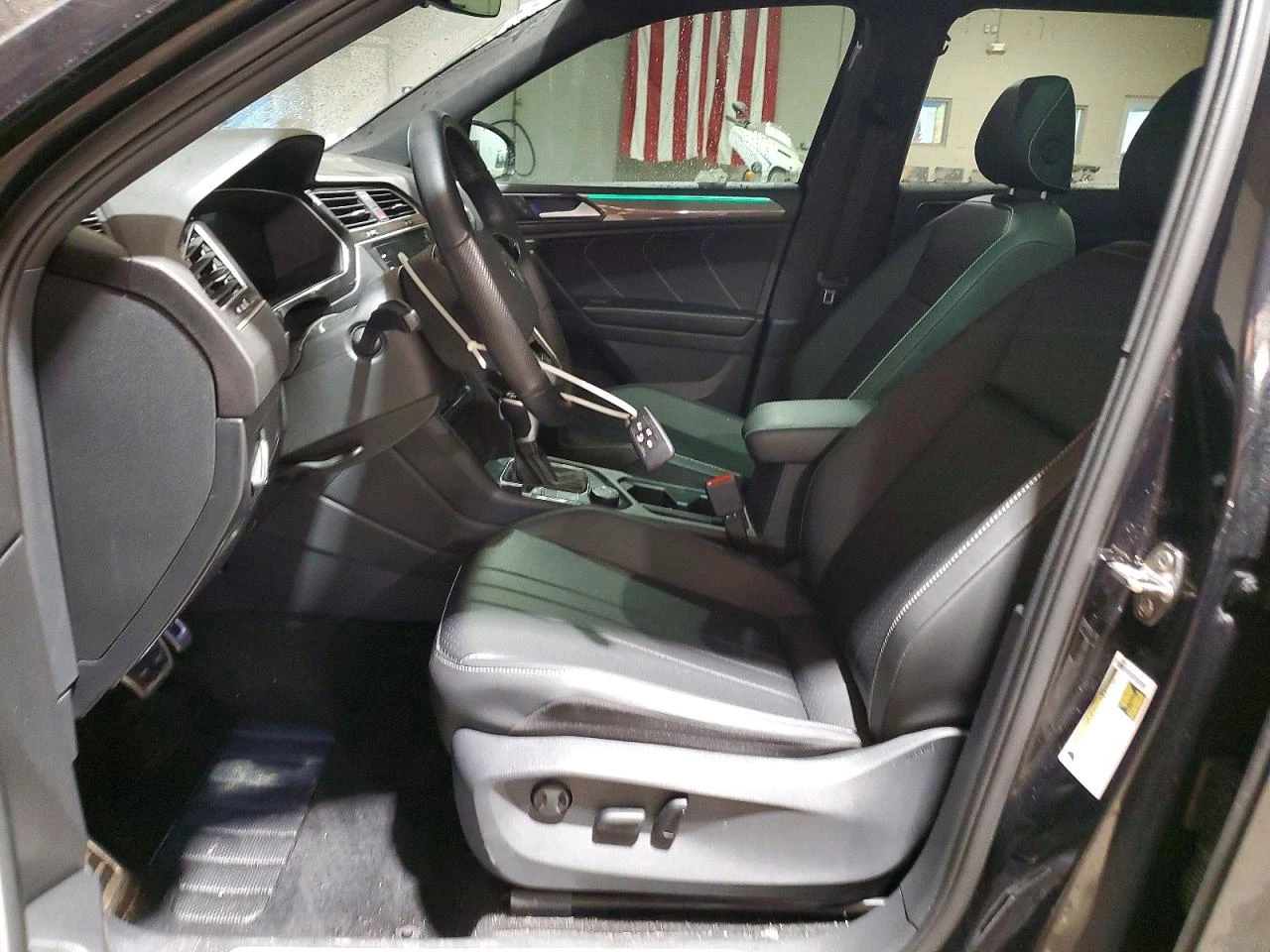 VW Tiguan 2.0l Volkswagen Se R-Line Black, снимка 7 - Автомобили и джипове - 54121050