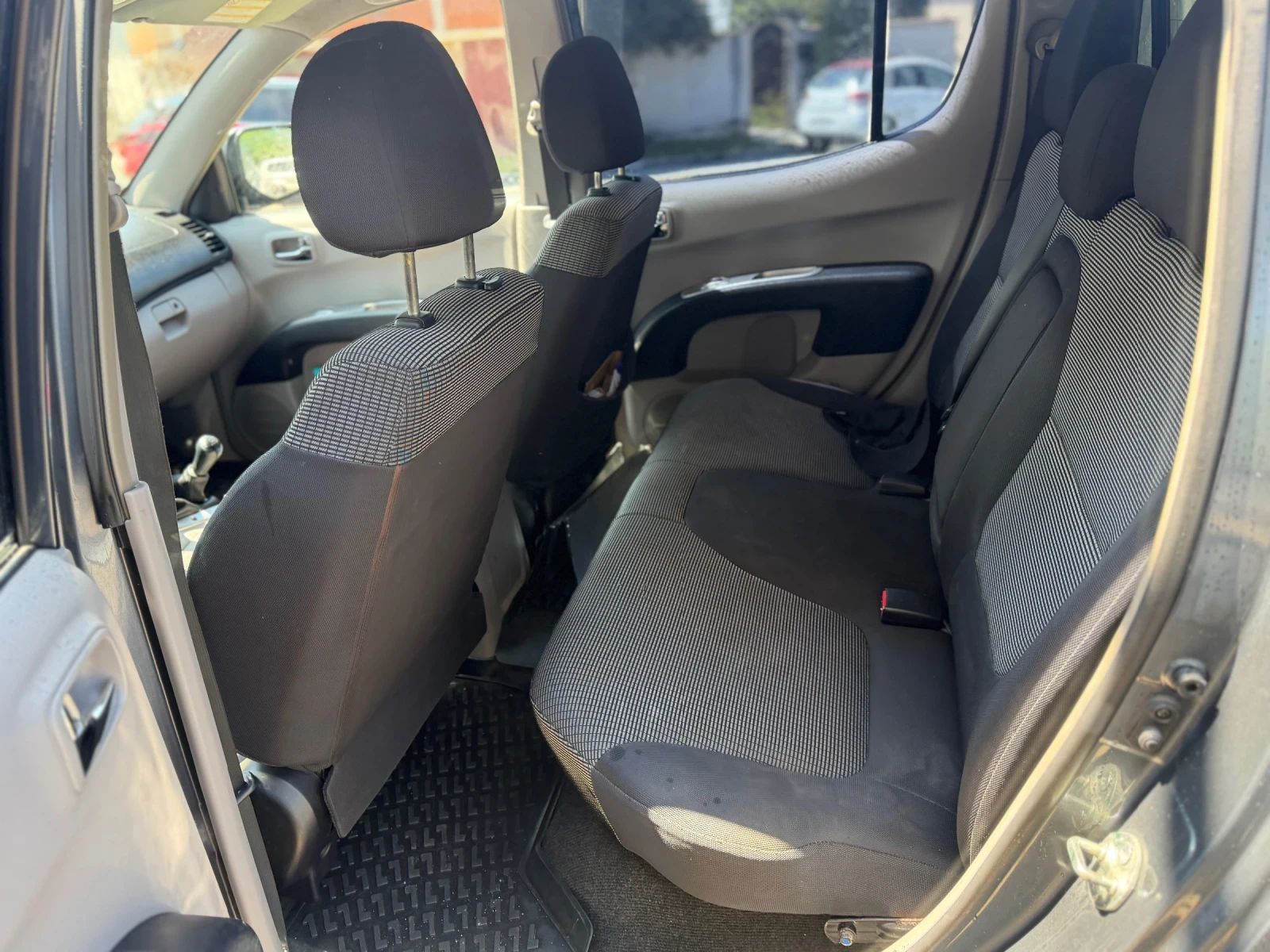 Mitsubishi L200 136кс, снимка 9 - Автомобили и джипове - 54988688