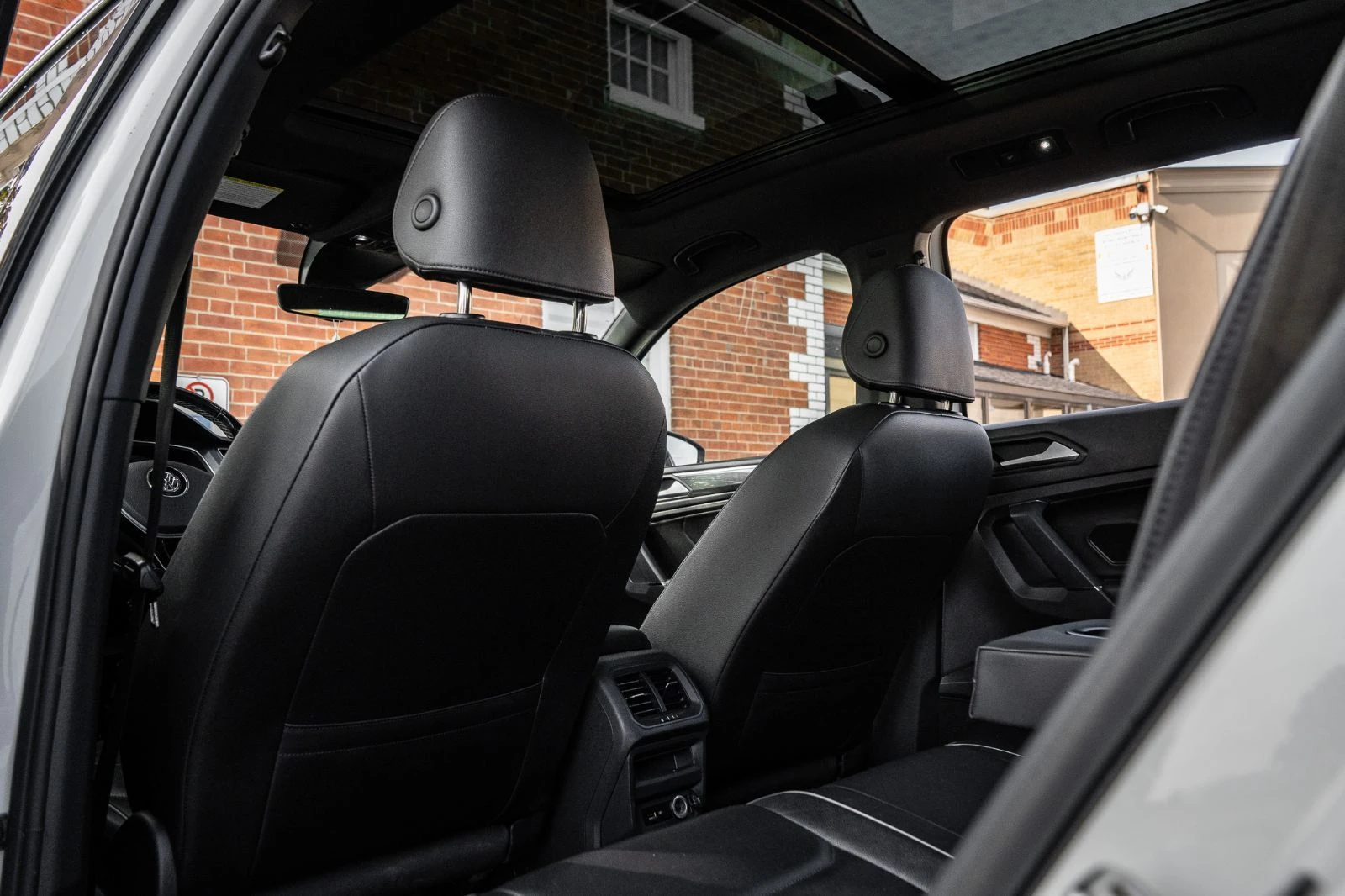 VW Tiguan Highline/PANO/DIGITAL/, снимка 16 - Автомобили и джипове - 55440922
