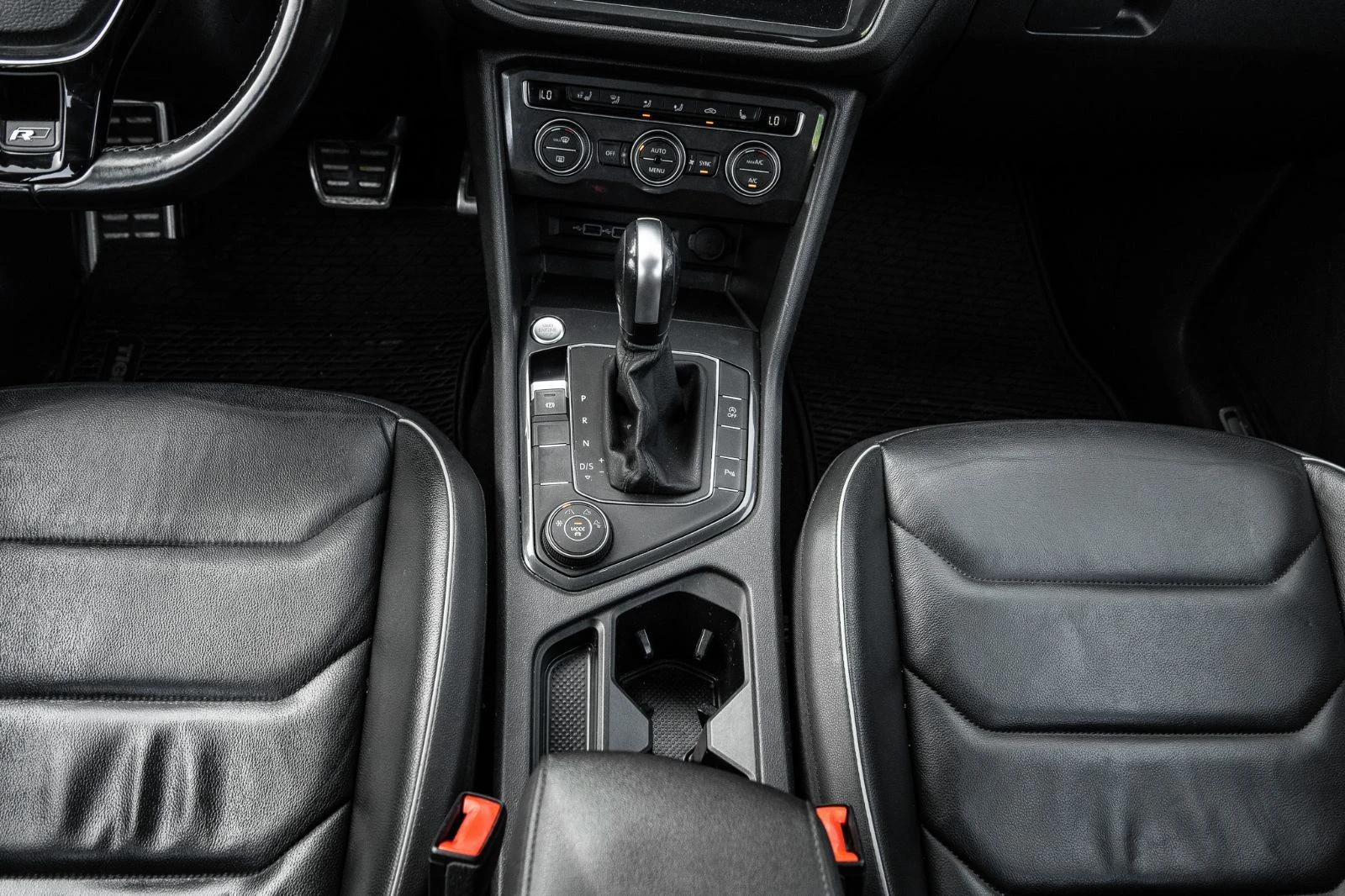VW Tiguan Highline/PANO/DIGITAL/, снимка 11 - Автомобили и джипове - 55440922