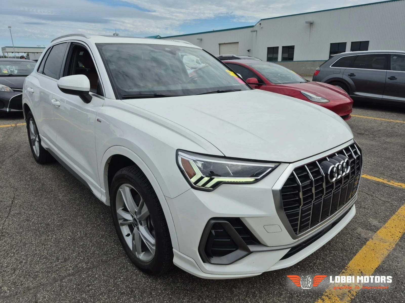 Audi Q3, снимка 2 - Автомобили и джипове - 56128948