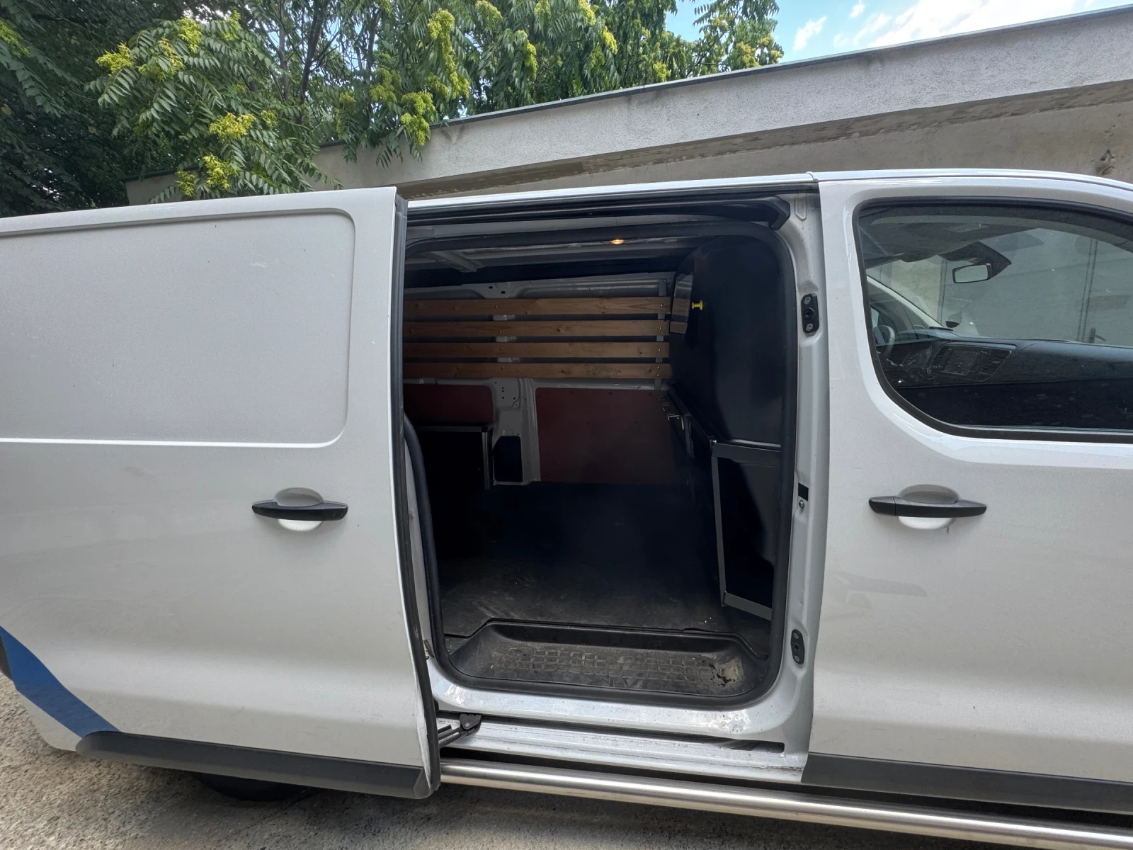 Opel Vivaro L2H1* Клима* Navi* Top състояние, снимка 8 - Бусове и автобуси - 55213418