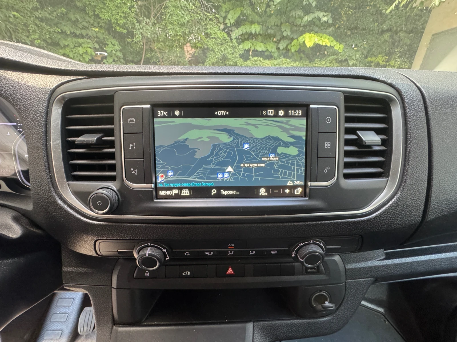 Opel Vivaro L2H1* Клима* Navi* Top състояние, снимка 10 - Бусове и автобуси - 55213418