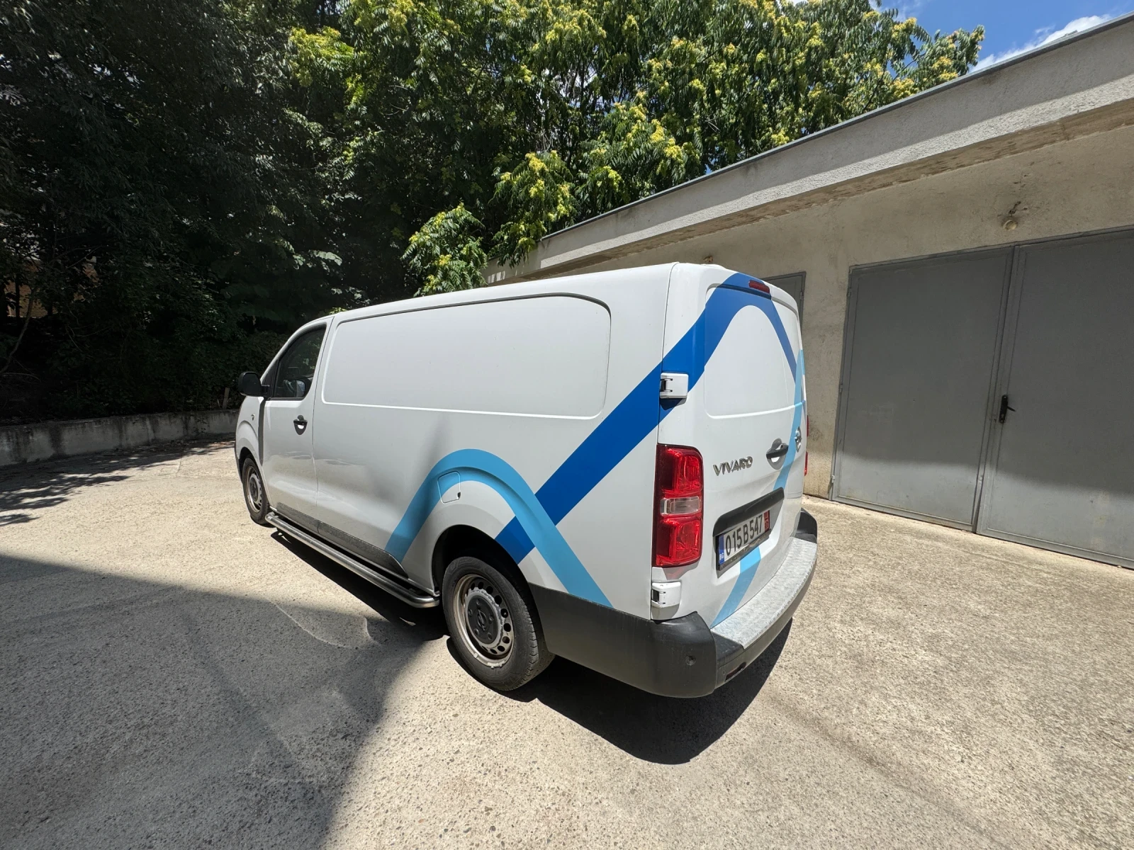 Opel Vivaro L2H1* Клима* Navi* Top състояние, снимка 4 - Бусове и автобуси - 55213418