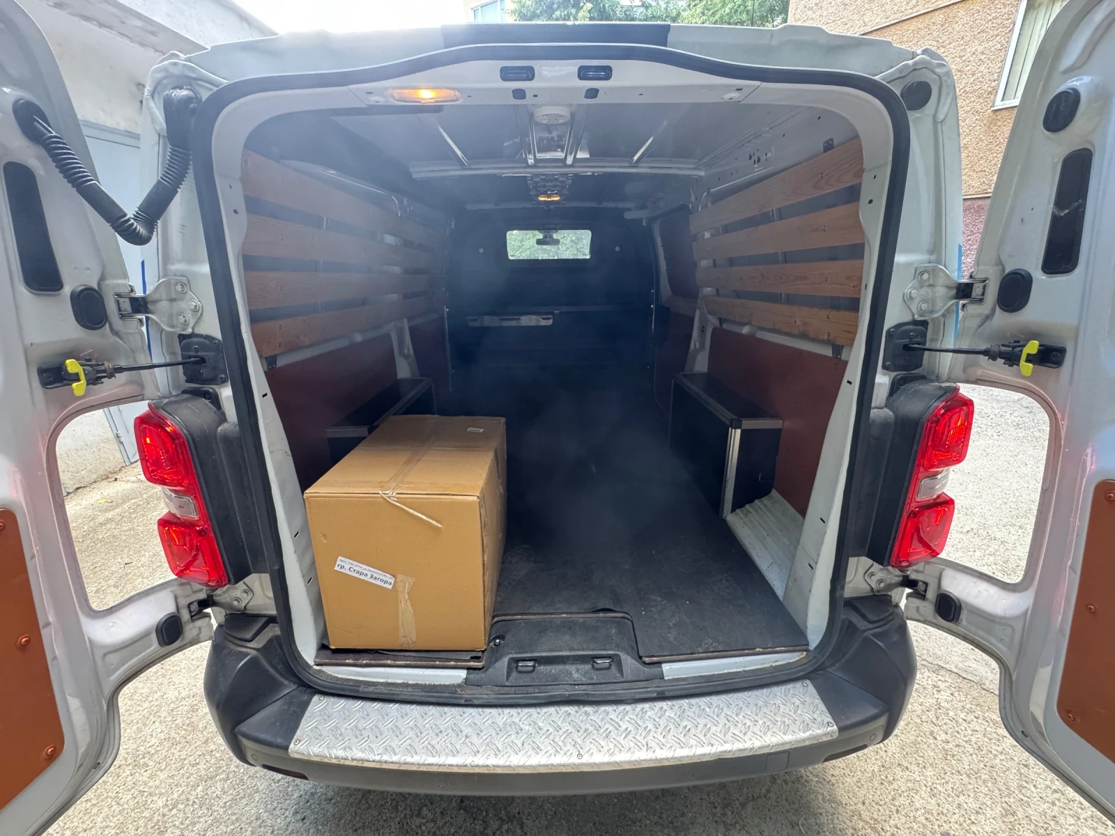 Opel Vivaro L2H1* Клима* Navi* Top състояние, снимка 7 - Бусове и автобуси - 55213418