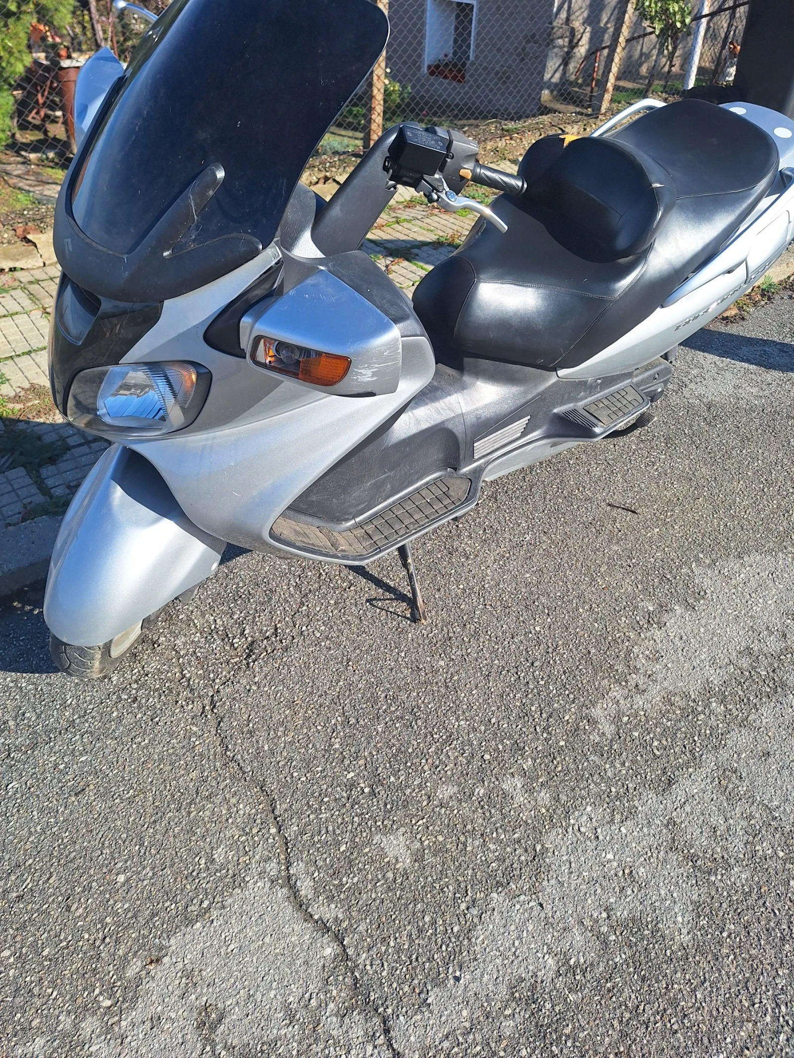 Suzuki Burgman 650 - изображение 2