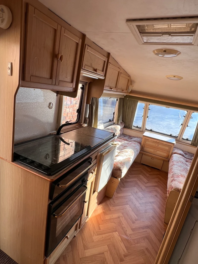 Каравана ABI Sterling Europa, снимка 5 - Каравани и кемпери - 51696333