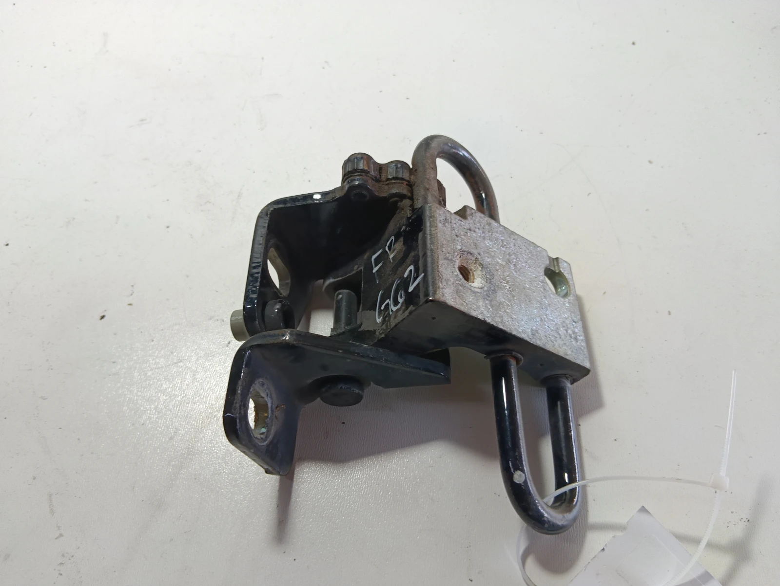 панта предна дясна 1K0831412N VW Golf