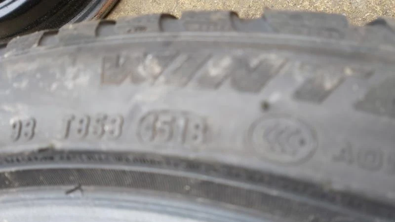 Гуми Зимни 245/40R19, снимка 10 - Гуми и джанти - 27532302