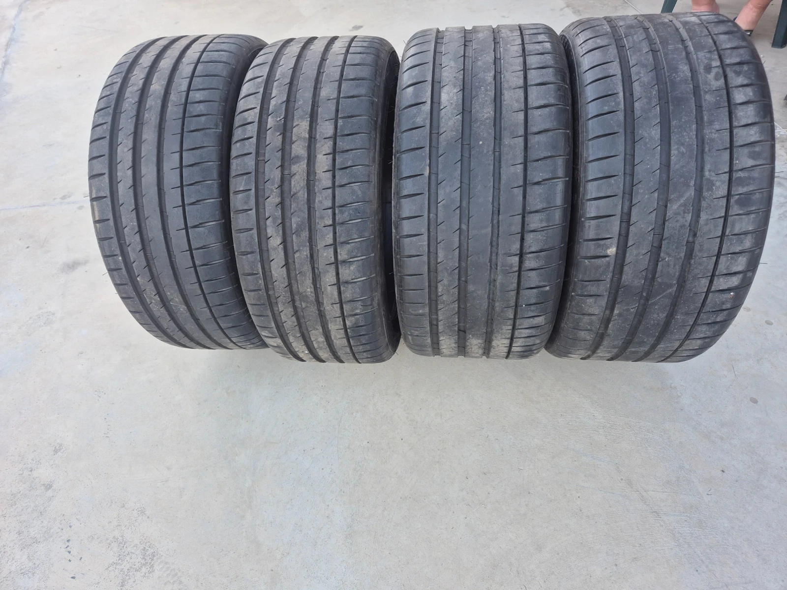 Гуми Летни 295/35R20