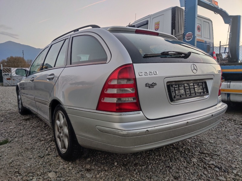 Mercedes-Benz C 220 C220, снимка 2 - Автомобили и джипове - 43194027