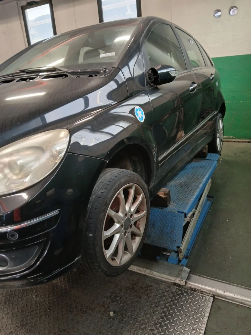 Mercedes-Benz B 200 2.0, снимка 9 - Автомобили и джипове - 49999307