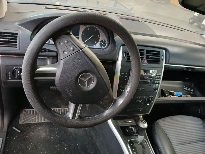 Mercedes-Benz B 200 2.0, снимка 11 - Автомобили и джипове - 49999307