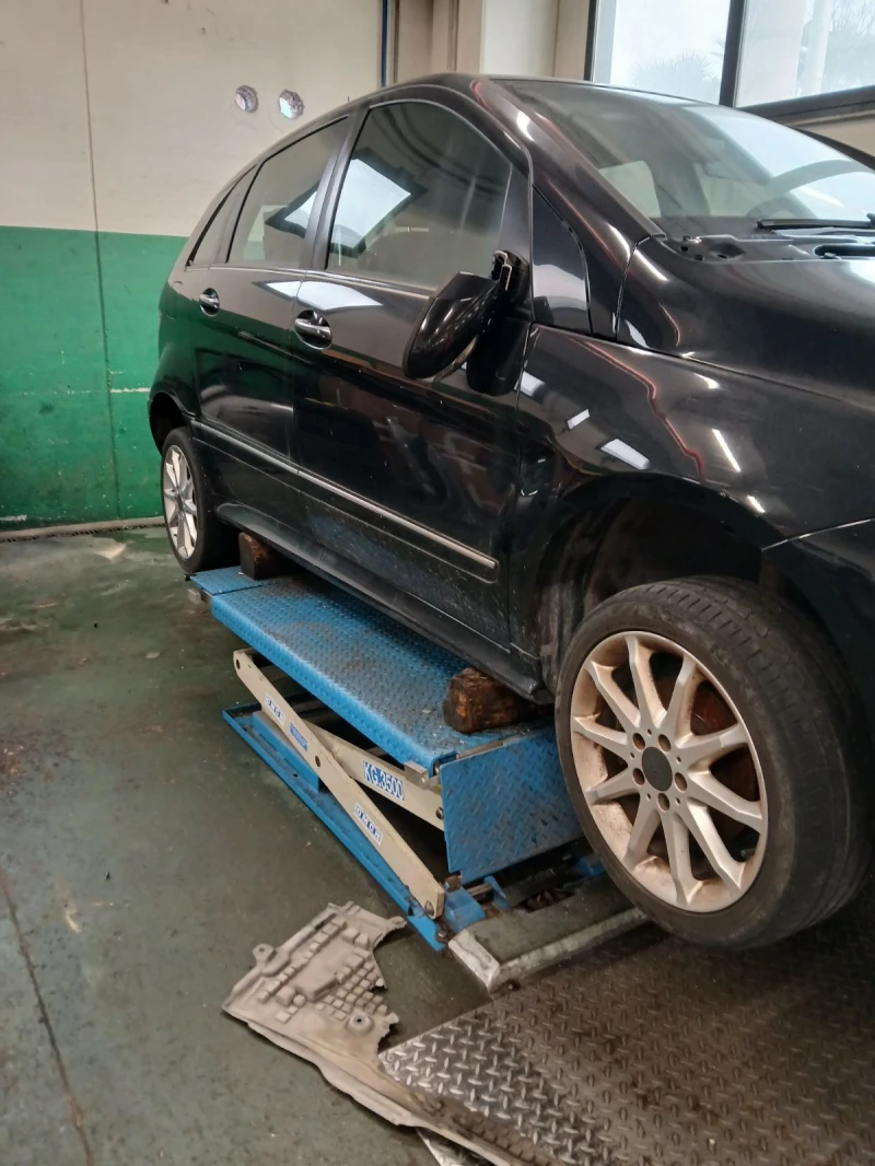 Mercedes-Benz B 200 2.0, снимка 8 - Автомобили и джипове - 49999307