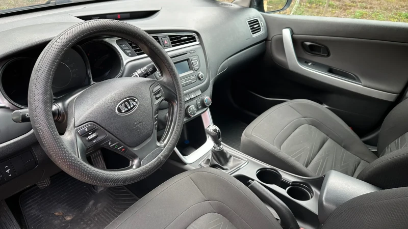 Kia Ceed CRDi, снимка 11 - Автомобили и джипове - 47122664