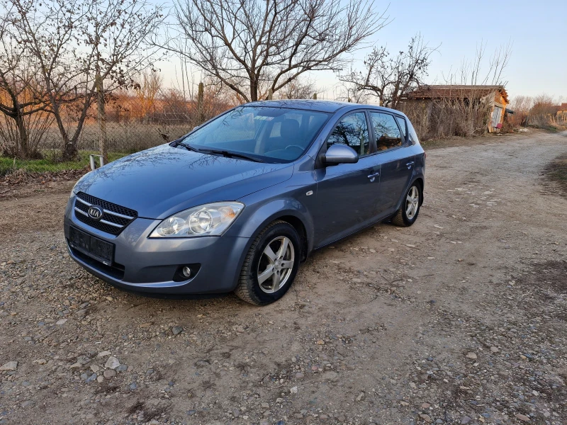 Kia Ceed 1.6CRDI, снимка 3 - Автомобили и джипове - 49182874