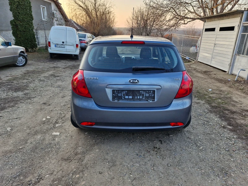 Kia Ceed 1.6CRDI, снимка 4 - Автомобили и джипове - 49182874