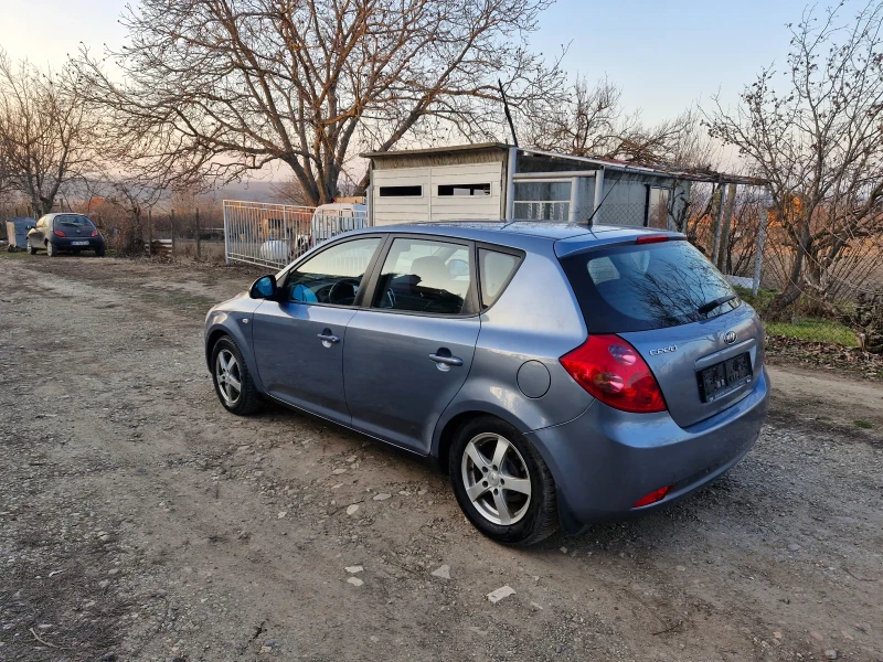 Kia Ceed 1.6CRDI, снимка 6 - Автомобили и джипове - 49182874