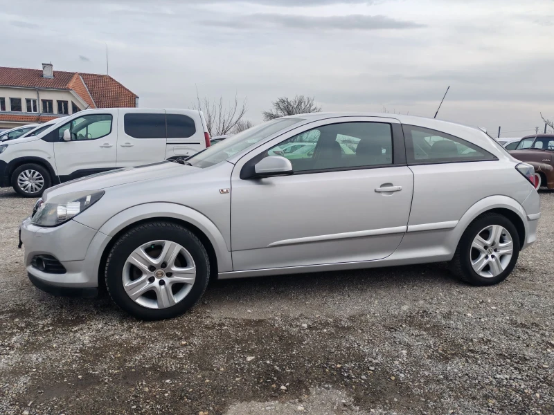 Opel Astra 1.6i GTC. 2009G, снимка 3 - Автомобили и джипове - 49470273