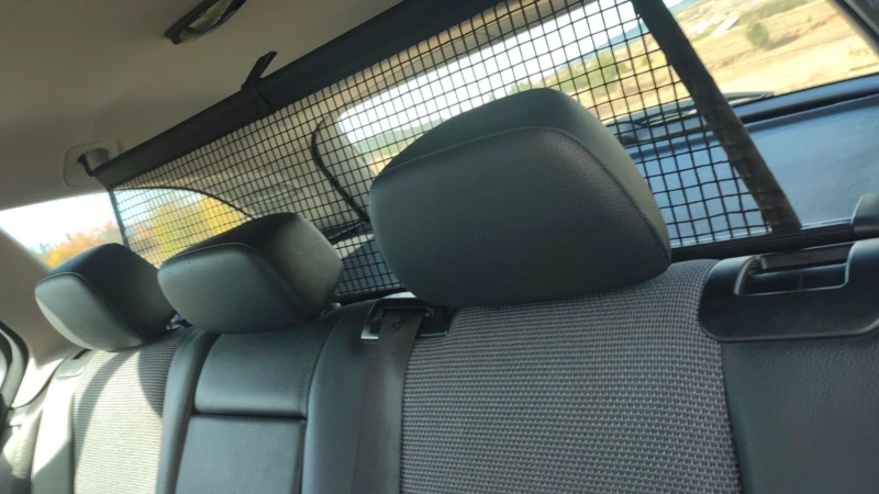 Mercedes-Benz C 220, снимка 16 - Автомобили и джипове - 52493831