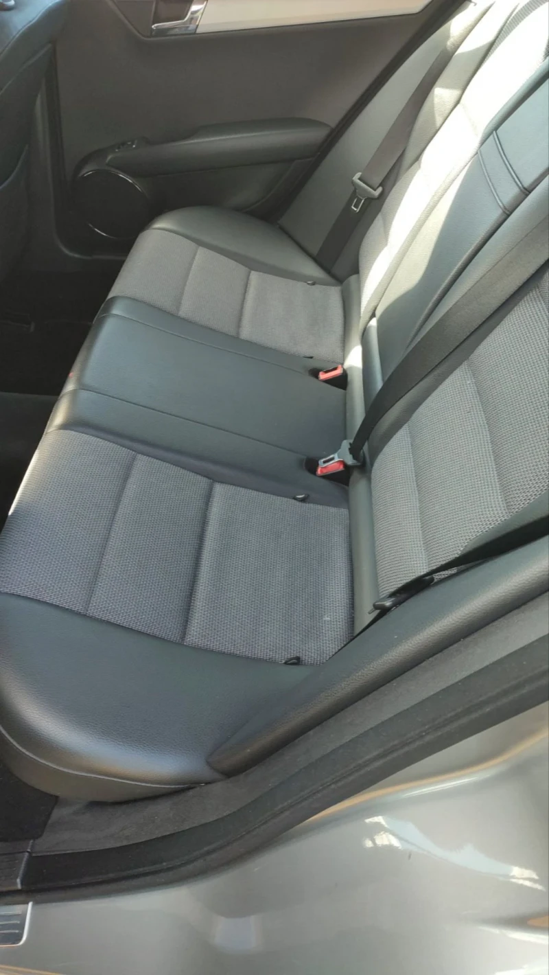 Mercedes-Benz C 220, снимка 15 - Автомобили и джипове - 52493831