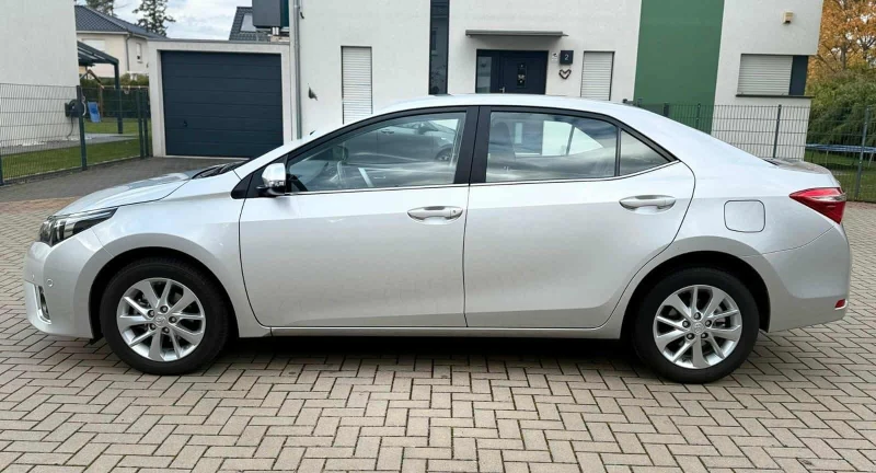 Toyota Corolla  Executive , снимка 2 - Автомобили и джипове - 52611913