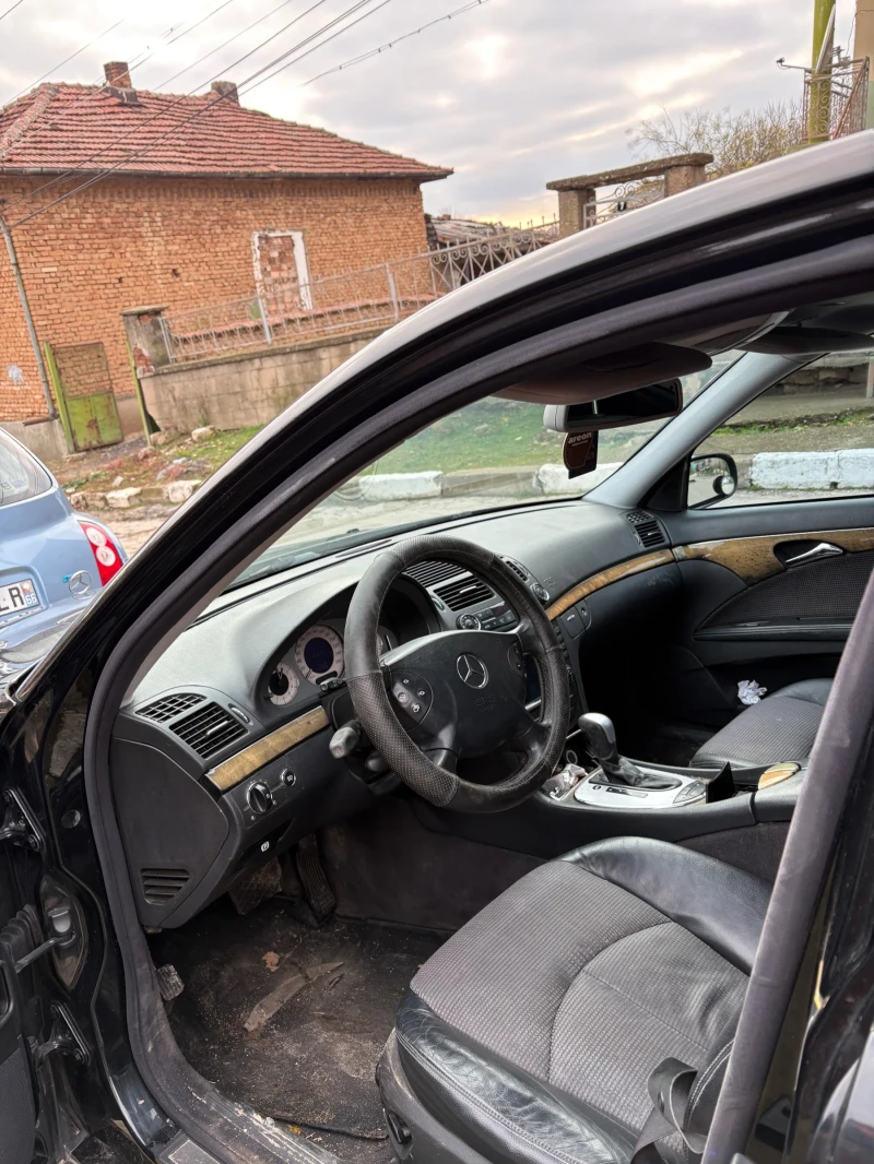 Mercedes-Benz E 320, снимка 6 - Автомобили и джипове - 52708438