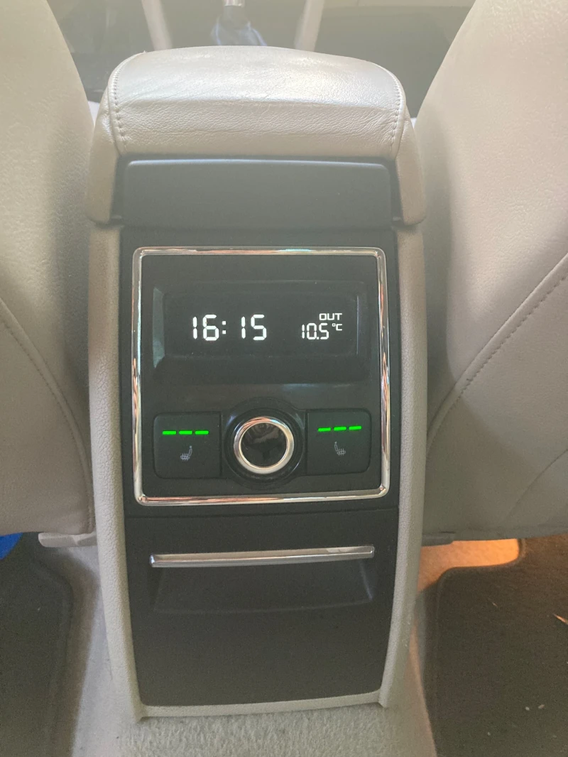 Skoda Superb 170 к.с. DSG, снимка 17 - Автомобили и джипове - 52948858