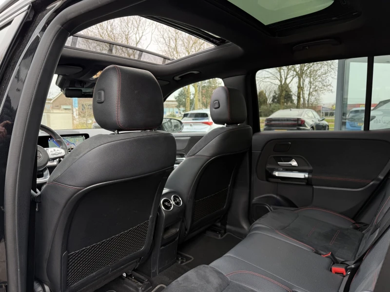 Mercedes-Benz EQB 250 AMG Line, снимка 7 - Автомобили и джипове - 53562692