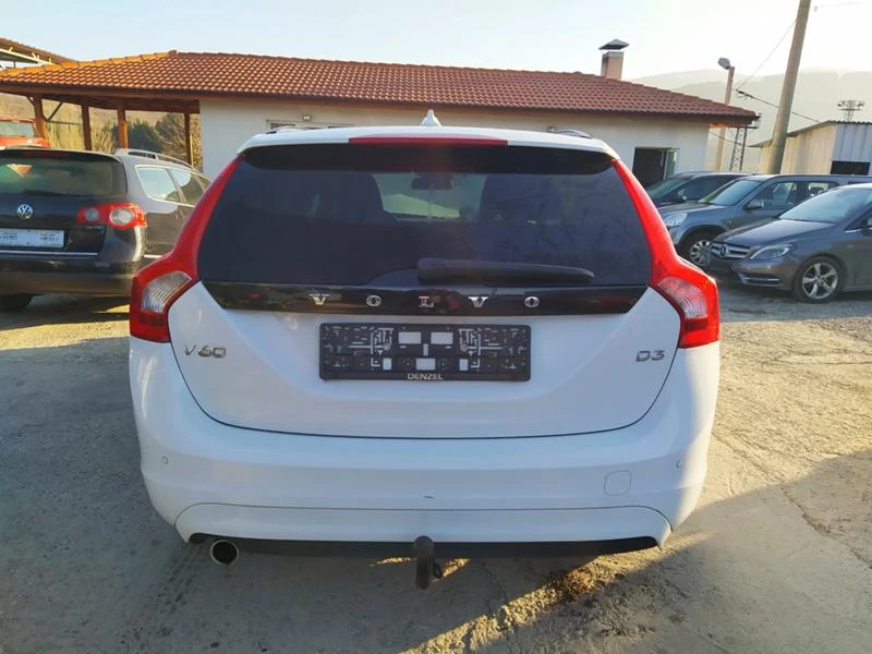 Volvo V60 2.0 дизел, снимка 3 - Автомобили и джипове - 35327655