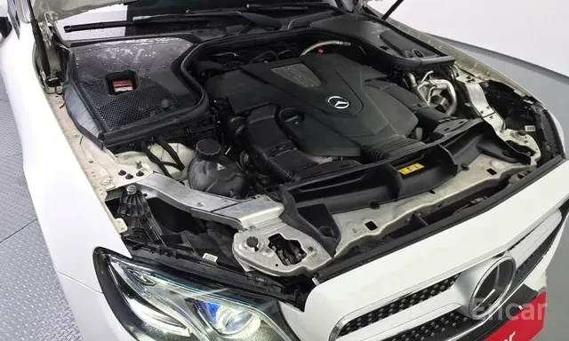 Mercedes-Benz E 400 4 MATIC AMG Line, снимка 17 - Автомобили и джипове - 55879533