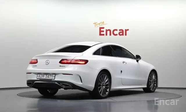 Mercedes-Benz E 400 4 MATIC AMG Line, снимка 5 - Автомобили и джипове - 55879533