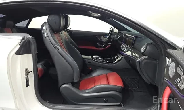 Mercedes-Benz E 400 4 MATIC AMG Line, снимка 9 - Автомобили и джипове - 55879533