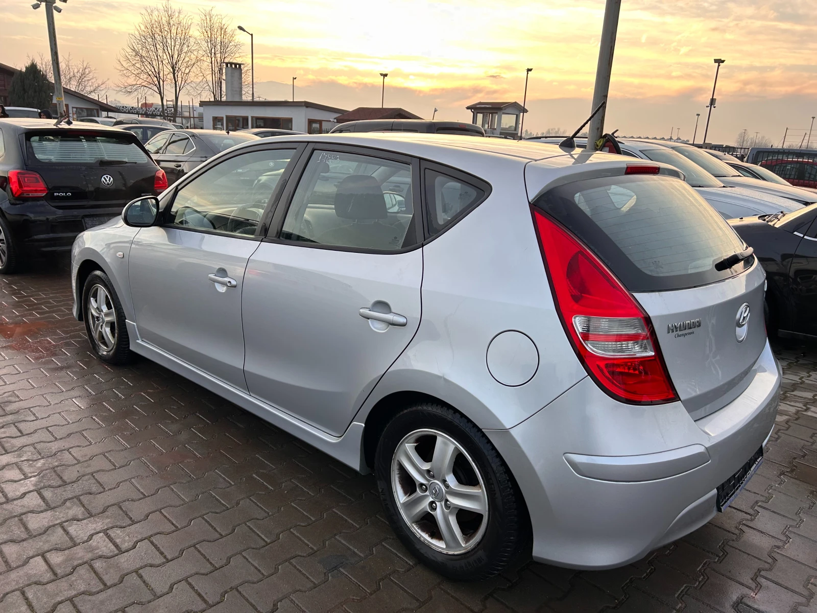 Hyundai I30 1.6CRDI EURO 5 - изображение 8