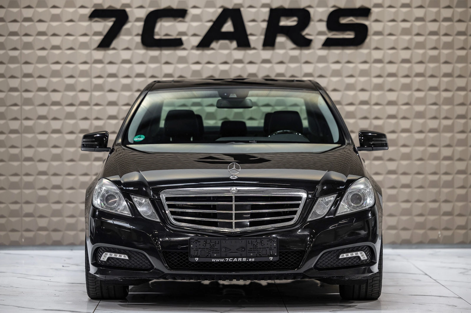 Mercedes-Benz E 500 * AIRMATIC * DISTRONIC PLUS *  - изображение 2