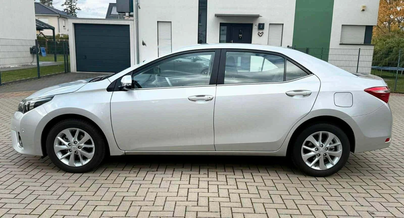 Toyota Corolla  Executive Plus - изображение 5