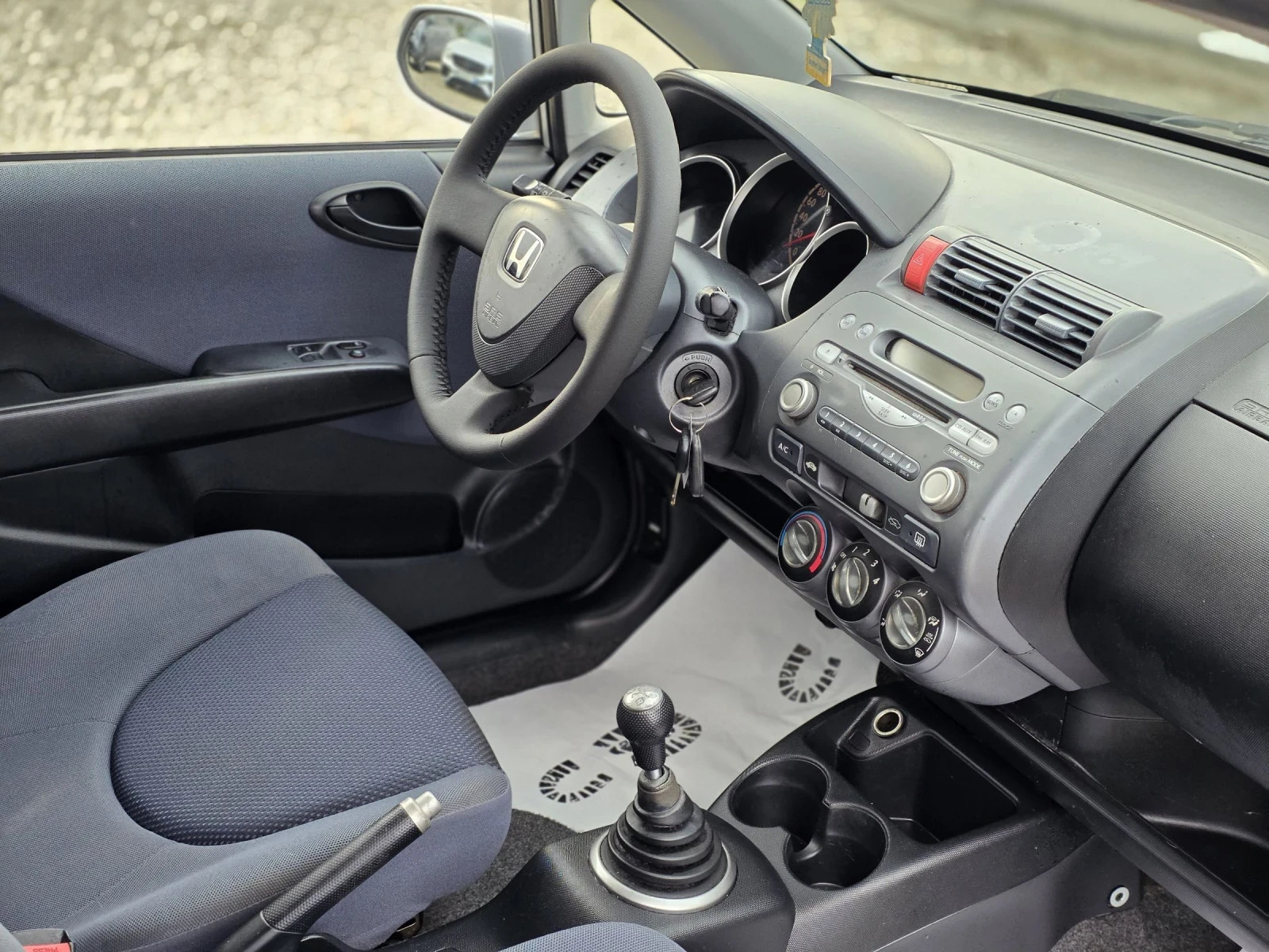 Honda Jazz 1.3i  77 k.c.  - изображение 10