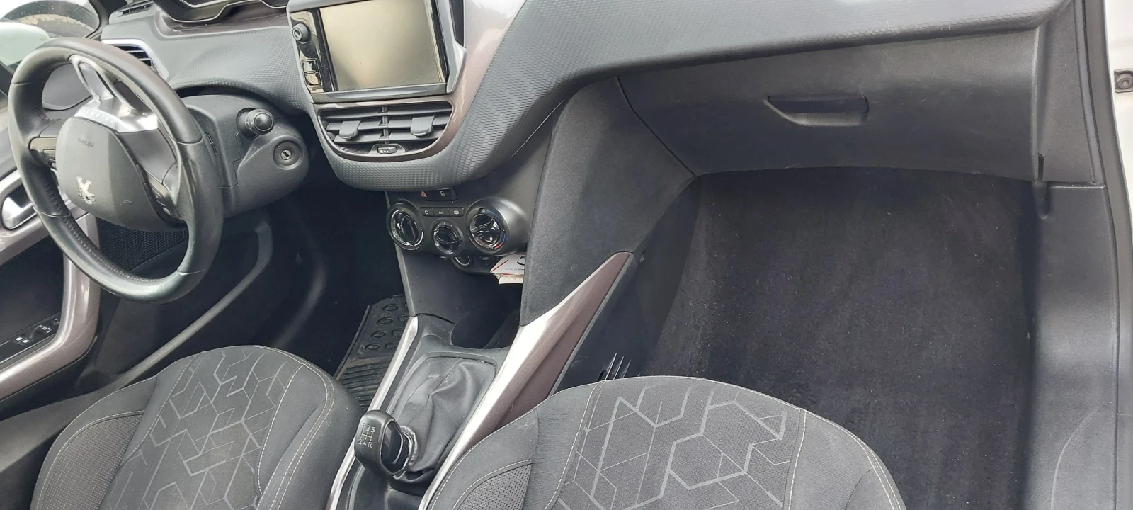 Peugeot 2008, снимка 4 - Автомобили и джипове - 53936880