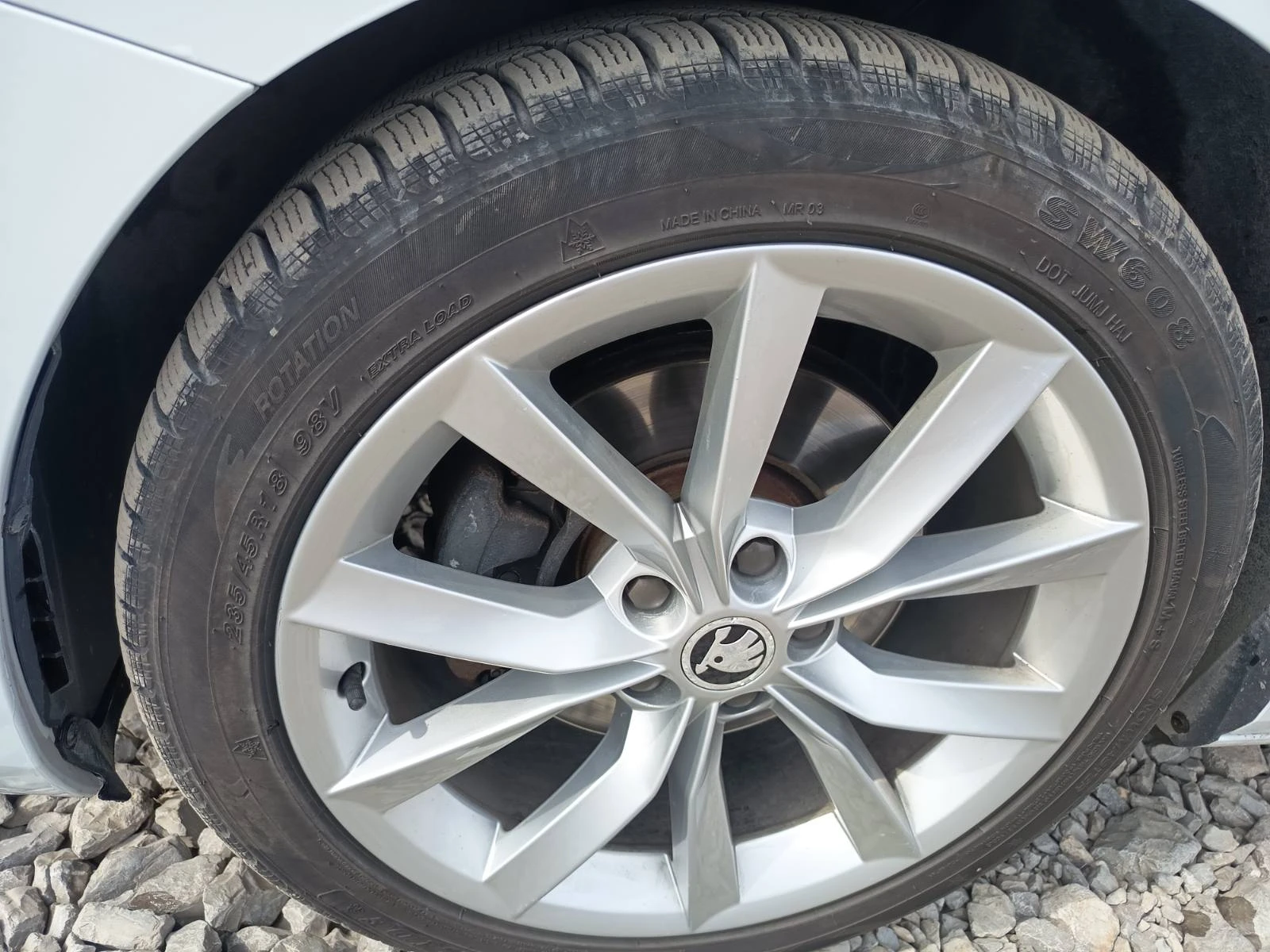 Skoda Superb 2.0TDI, снимка 15 - Автомобили и джипове - 53943063