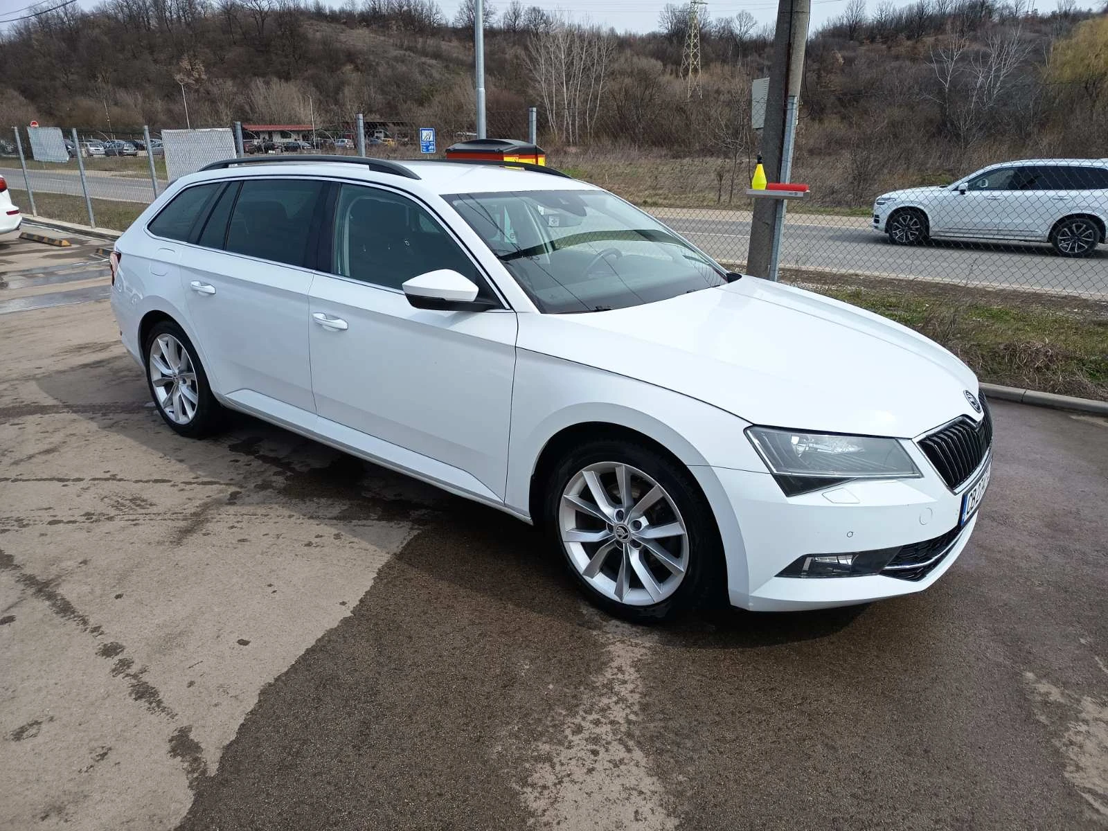 Skoda Superb 2.0TDI, снимка 3 - Автомобили и джипове - 53943063