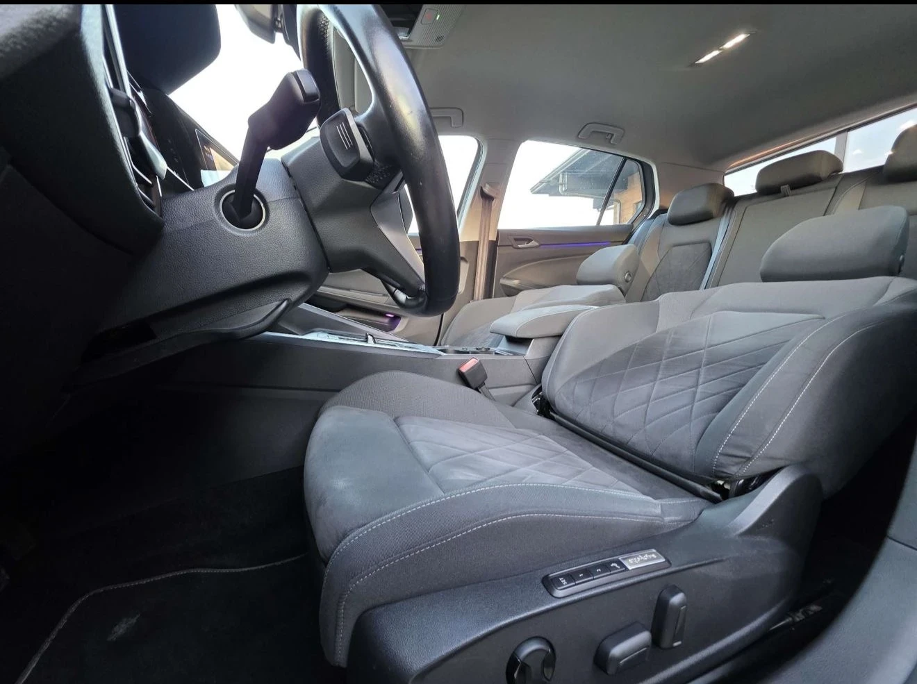 VW Golf 2.0 TDI DSG SCR Style, снимка 9 - Автомобили и джипове - 53980502